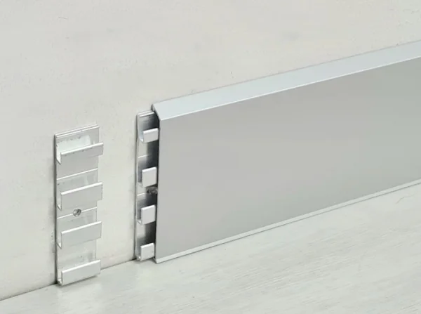 Алюминиевый плинтус Fezard Кабельный ALP-С70 Алюминий 70*10*2500 мм в Кирове