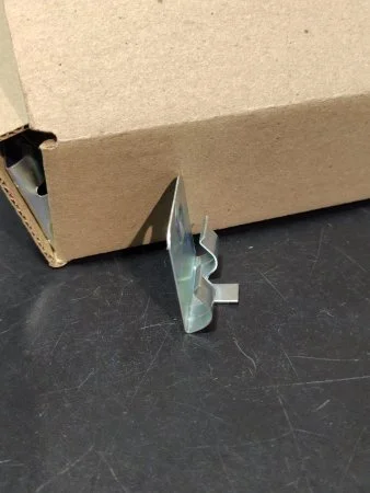 Клипсы к плинтусу MDF Bonkeel (50шт) в Кирове