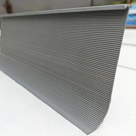 Коннелюрный односоставной плинтус Bonkeel Prof Серый (95х2700мм) в Кирове